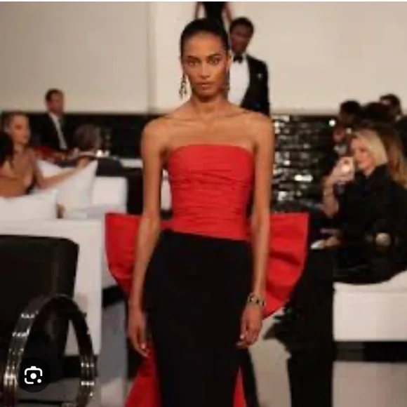 Ralph Lauren purple label collection runway skirt as seen on Gigi Hadid,…    - Picture 4 of 15